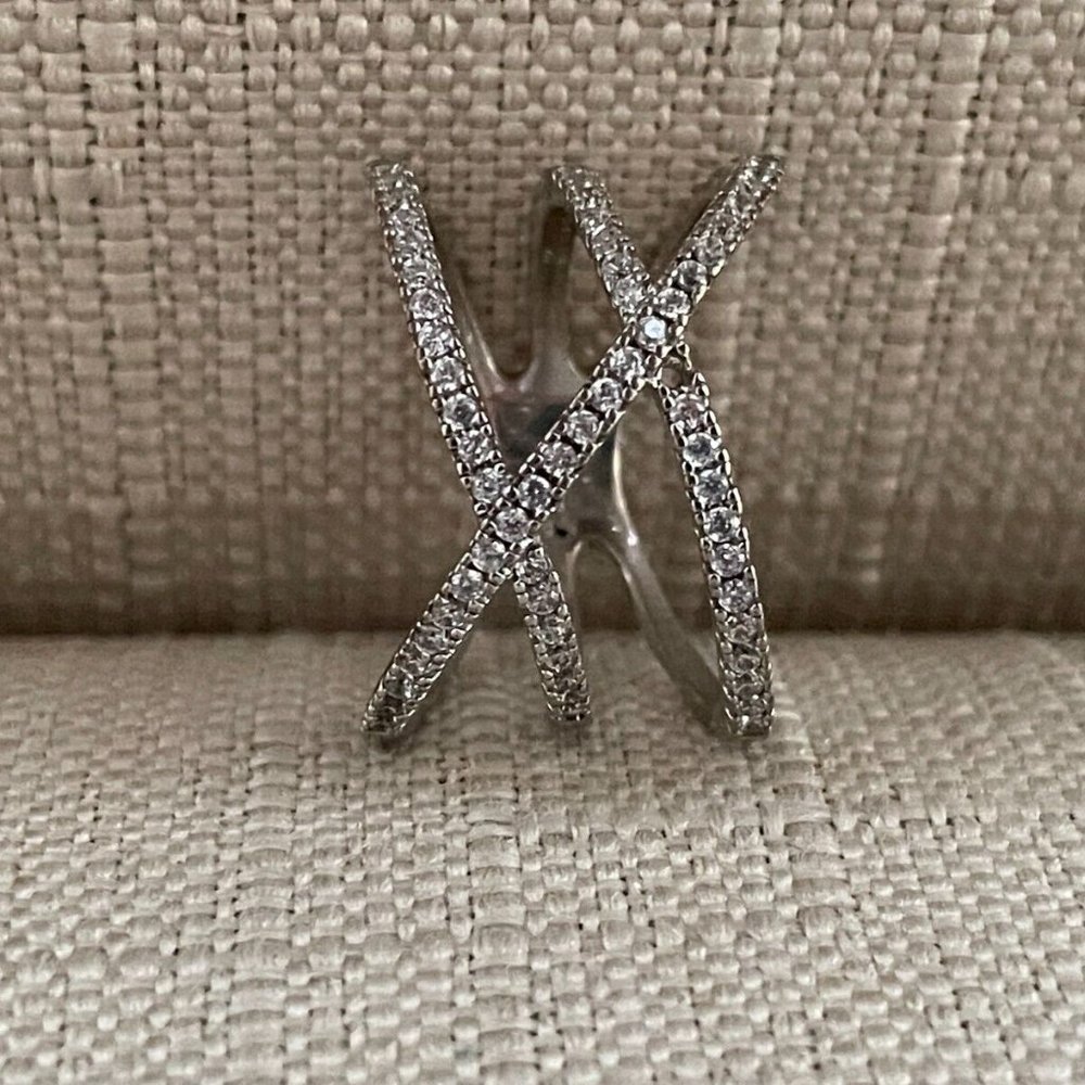 Women Rings Silver Tone Crystal accent Fashion Jewelry Ring Size 8 Unbranded - Picture 10 of 12